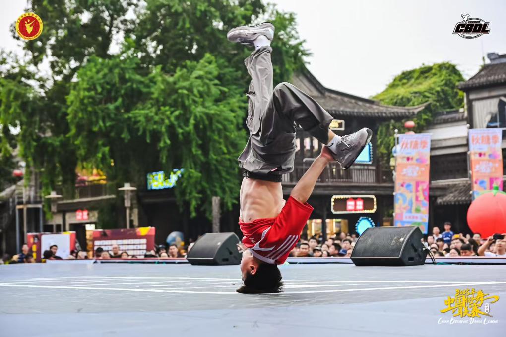 获得, 图片来自赛